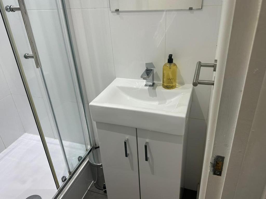 Modern 1 Bed Flat In The Heart Of Hackney Apartment London Exterior photo